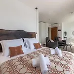 Mamma Mia Luxury 4* تروغير