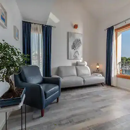 Guest house Mamma Mia Luxury 4*